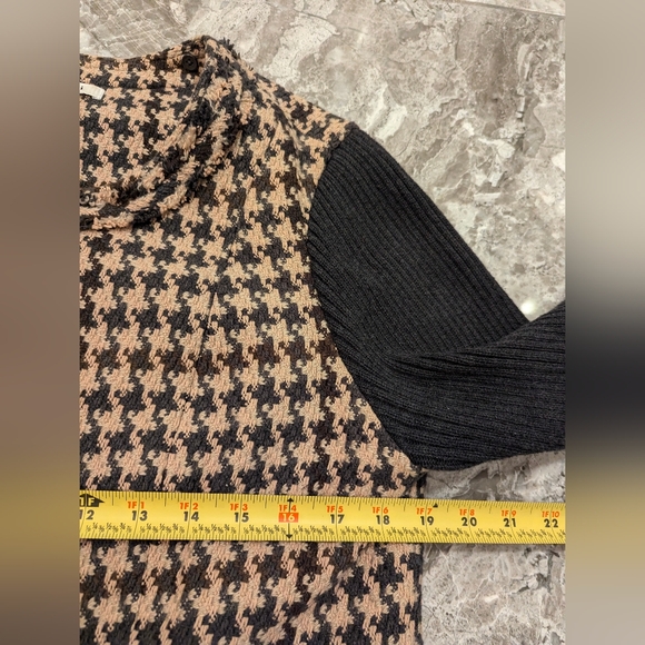 Cabi Zip Front Sweater Jacket Beige Houndstooth Gray Knit Sleeves wool  bland 12 - Picture 5 of 10